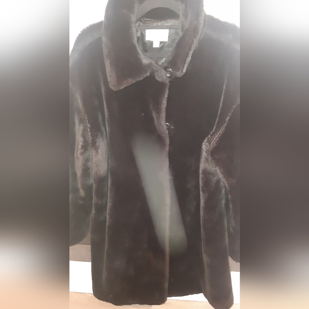 Baddie Boss Made in Canada Women's Vintage Mexx Black Faux Fur Coat. Size L/XL